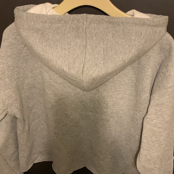 Wild Fable Women's Gray Cropped Sweatshirt Hoodie - Picture 8 of 12